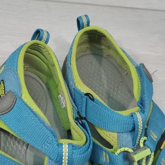 Keen Mens Outdoor Hiking Comfort Sandals shoes sz 5 main image 8